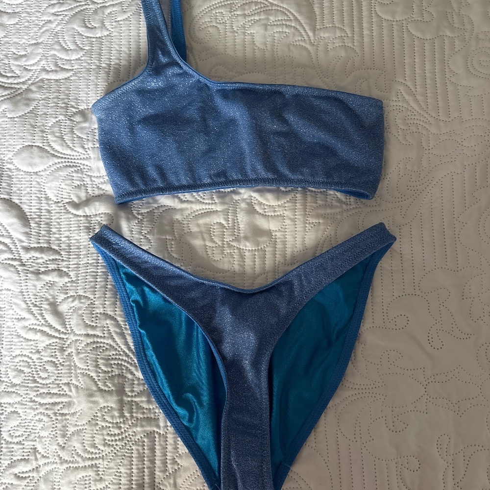Triangl blue sparkly bikini set
